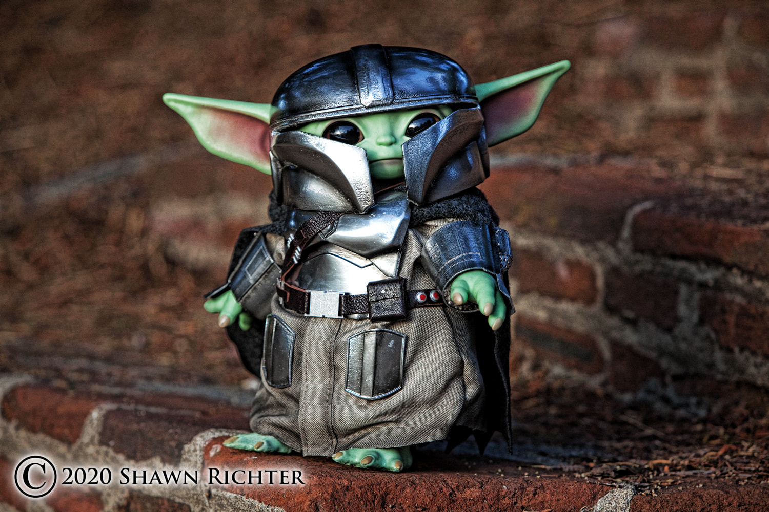 yoda toy mandalorian